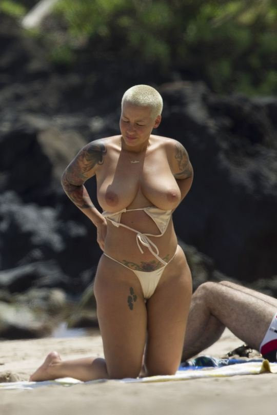 Amber Rose Topless 01 TheFappening.nu 