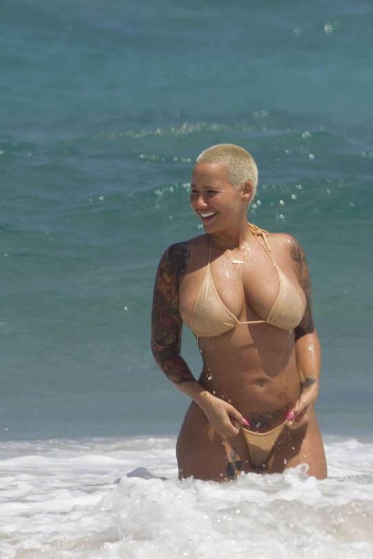 Amber Rose Topless 23 TheFappening.nu 