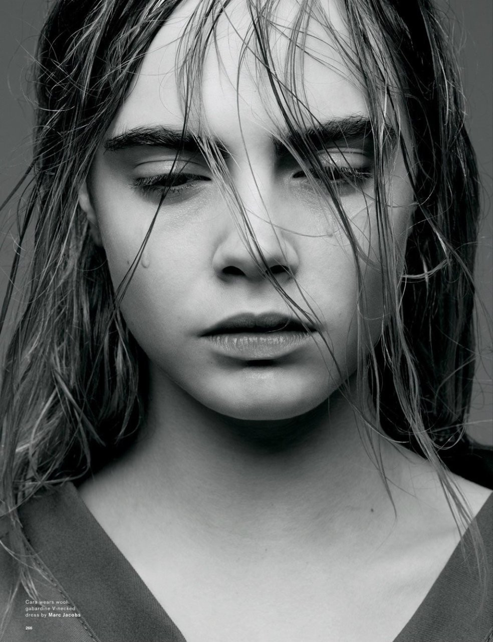 Cara-Delevingne-Kendall-Jenner-in-Love-Magazine-05---TheFappening.nu8e600ce995965374.jpg