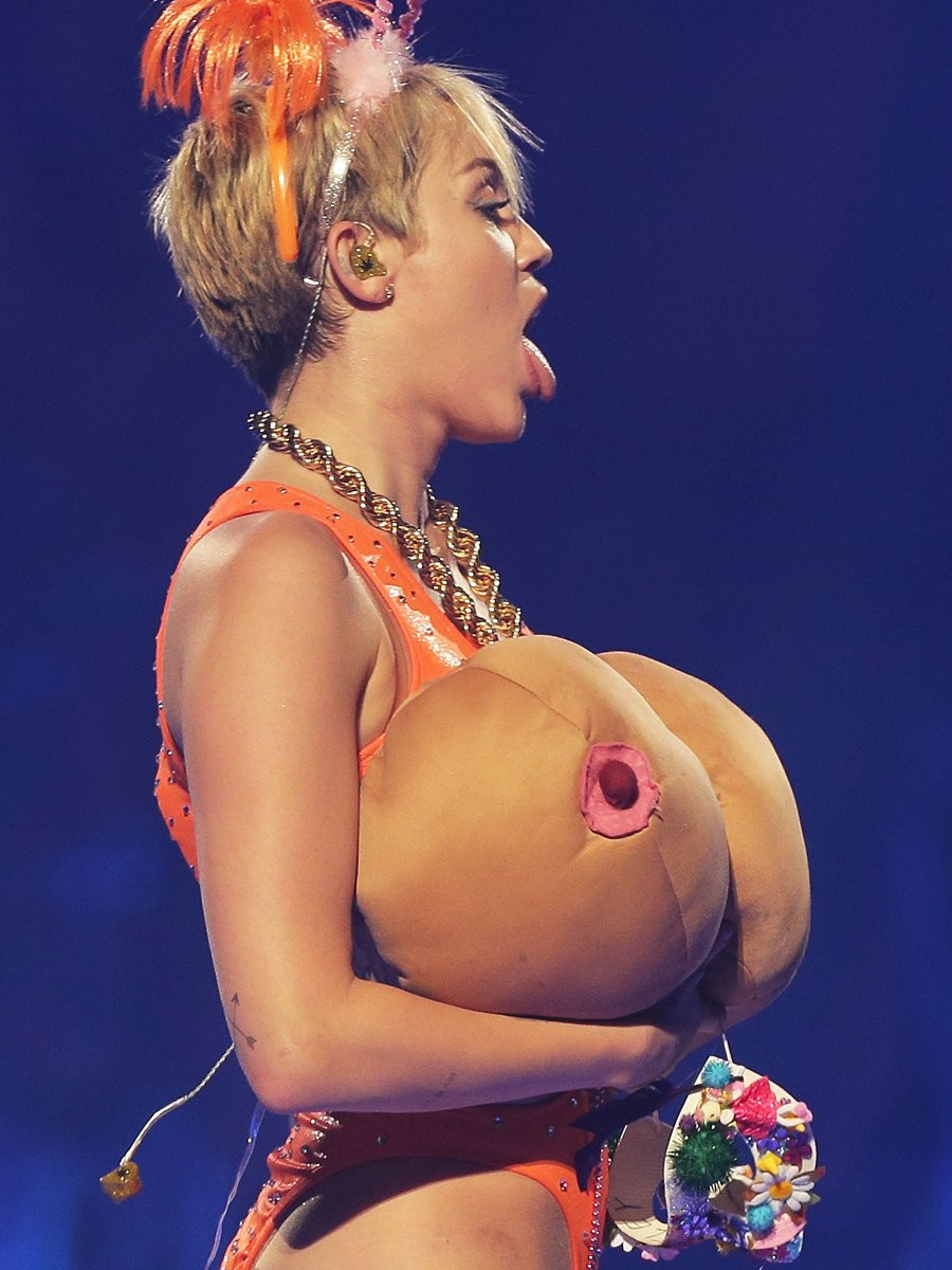 Miley Cyrus Pussy 06 TheFappening.nu 