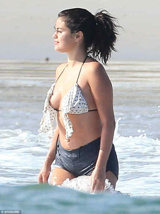Selena Gomez Bikini 15 TheFappening.nu 