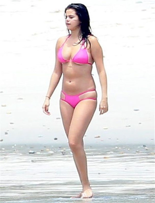 Selena Gomez in Bikini 14 TheFappening.nu 